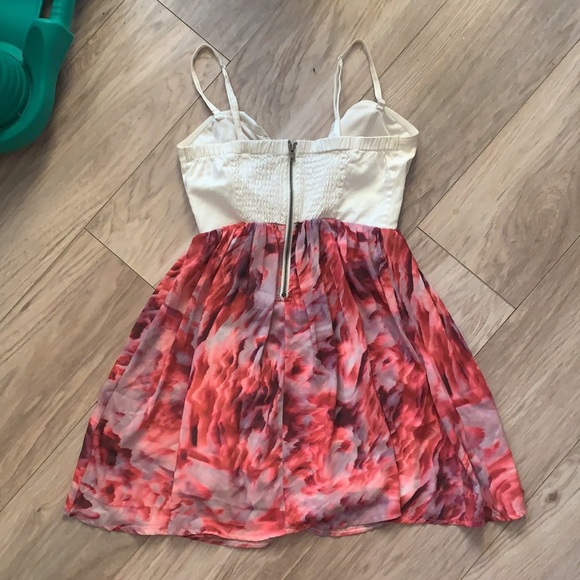 Beautiful sun dress, size s/xs - Picture 3 of 4